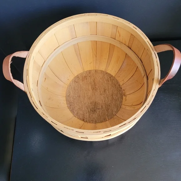 Crate & Barrel Bushel Basket 2014 Vintage Countrycore - Picture 3 of 4